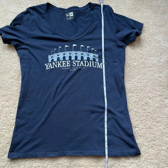 New Era Women’s 2019 NY Yankees Stadium T-shirt - Size L - EUC - 100% Cotton - Picture 7 of 7